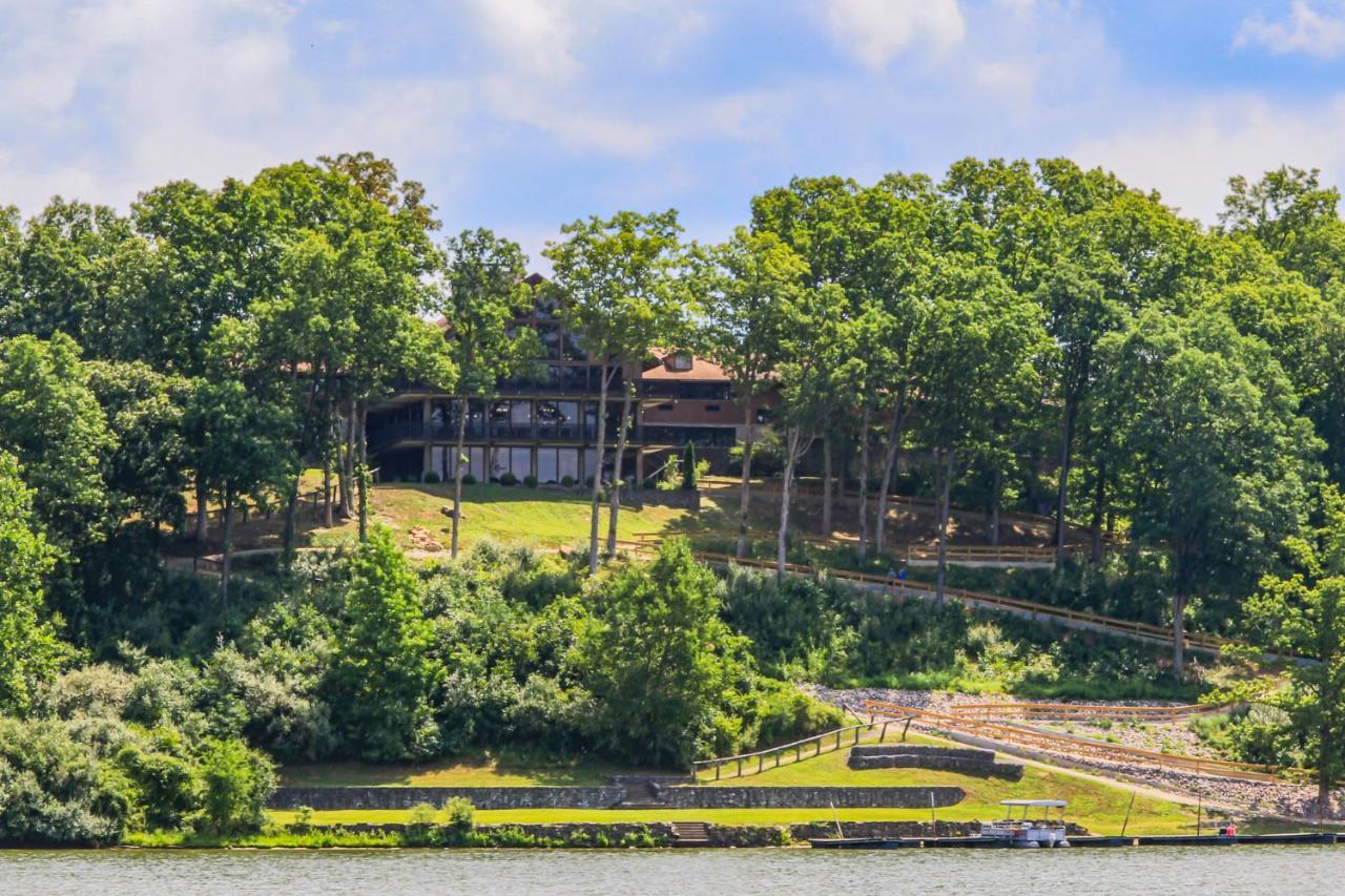 Burr Oak Lodge And Conference Center Glouster Экстерьер фото