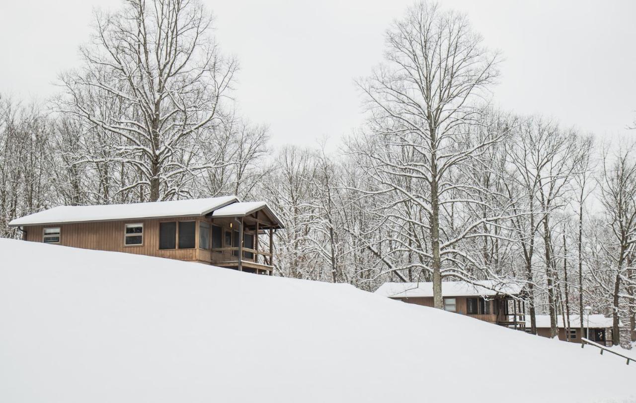 Burr Oak Lodge And Conference Center Glouster Экстерьер фото